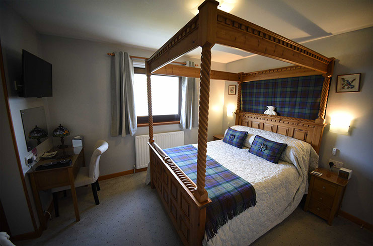 Enjoy stunning sea views at Loch Aluinn luxury four poster accommoation suite in Sconser